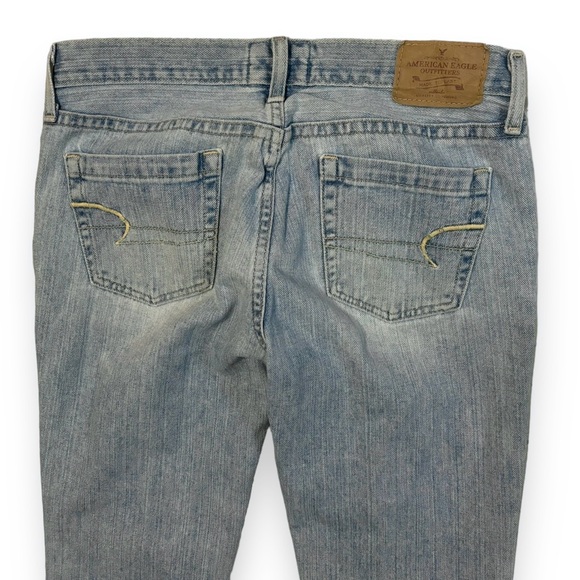 AMERICAN EAGLE 90s Hipster Flare Light Wash Jeans - Picture 4 of 7